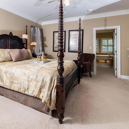 Pleasanton Courtyard Bed And Breakfast Fayetteville Exterior foto