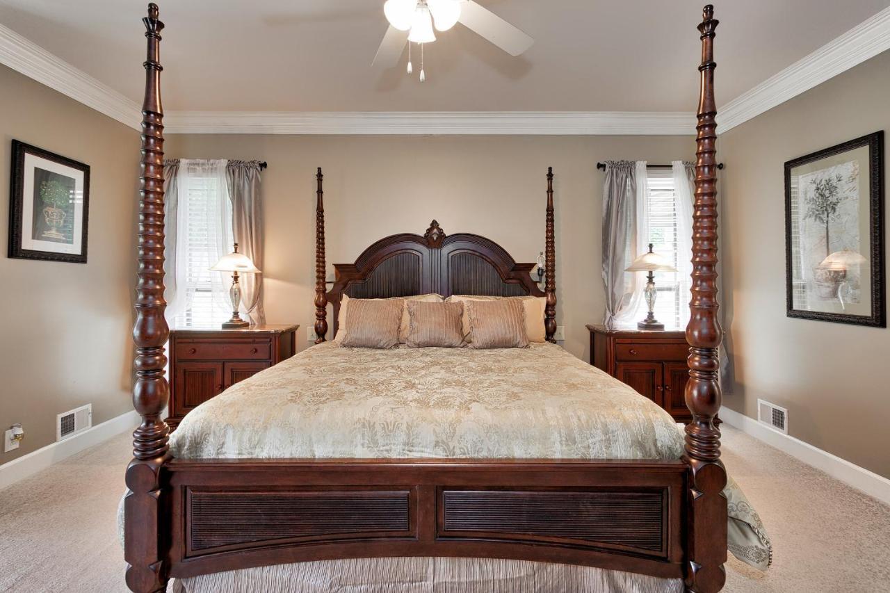 Pleasanton Courtyard Bed And Breakfast Fayetteville Exterior foto