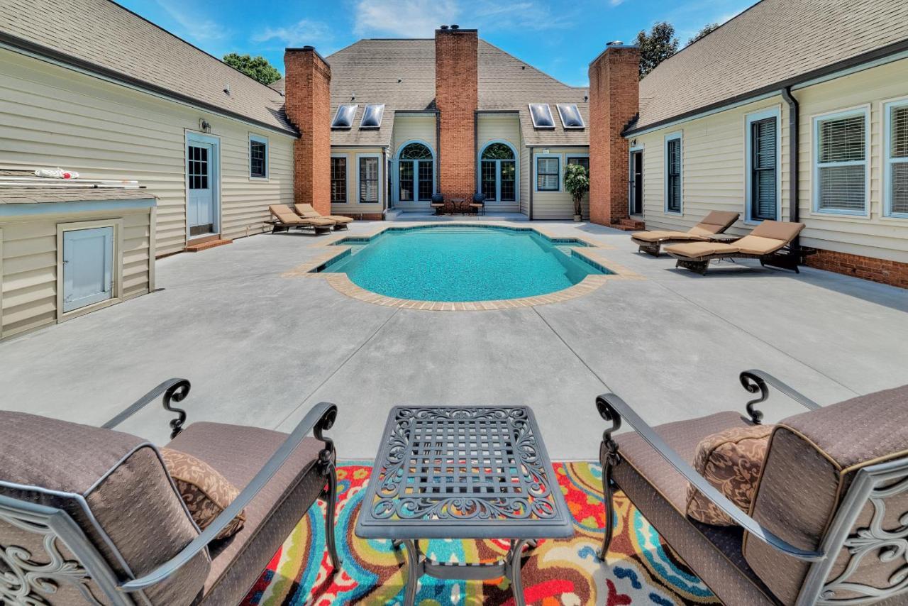 Pleasanton Courtyard Bed And Breakfast Fayetteville Exterior foto