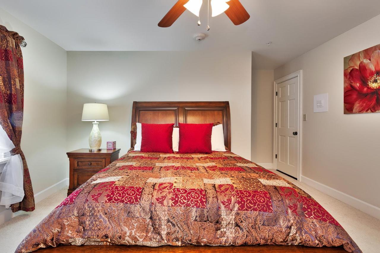 Pleasanton Courtyard Bed And Breakfast Fayetteville Exterior foto